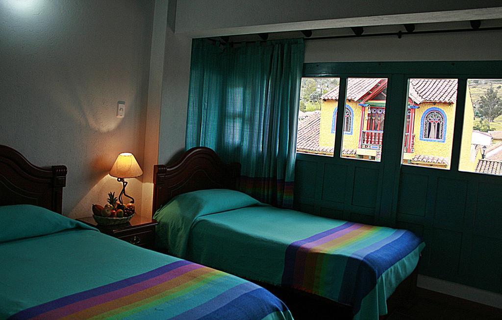 דויטאמה Hotel Los Geranios מראה חיצוני תמונה