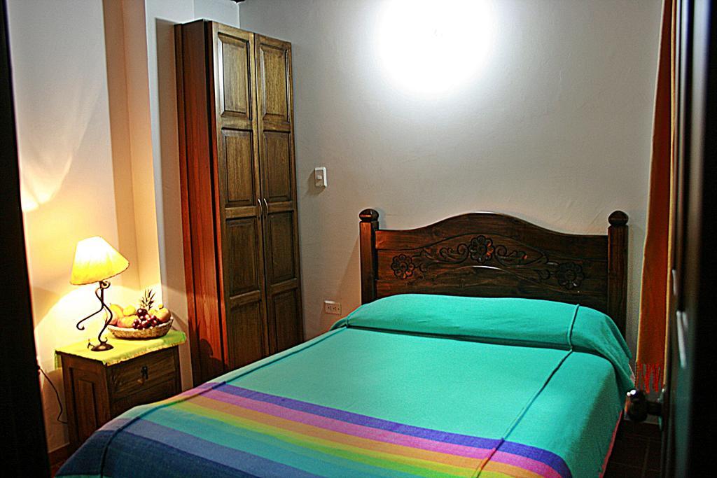 דויטאמה Hotel Los Geranios חדר תמונה