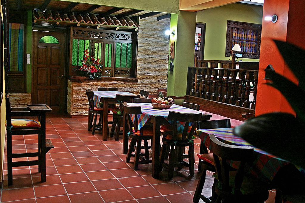 דויטאמה Hotel Los Geranios מראה חיצוני תמונה