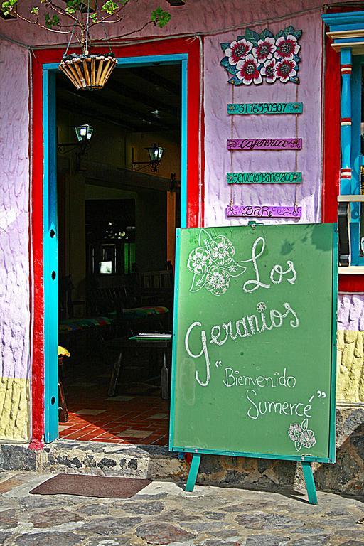 דויטאמה Hotel Los Geranios מראה חיצוני תמונה